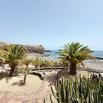Azul Villa Callao Salvaje